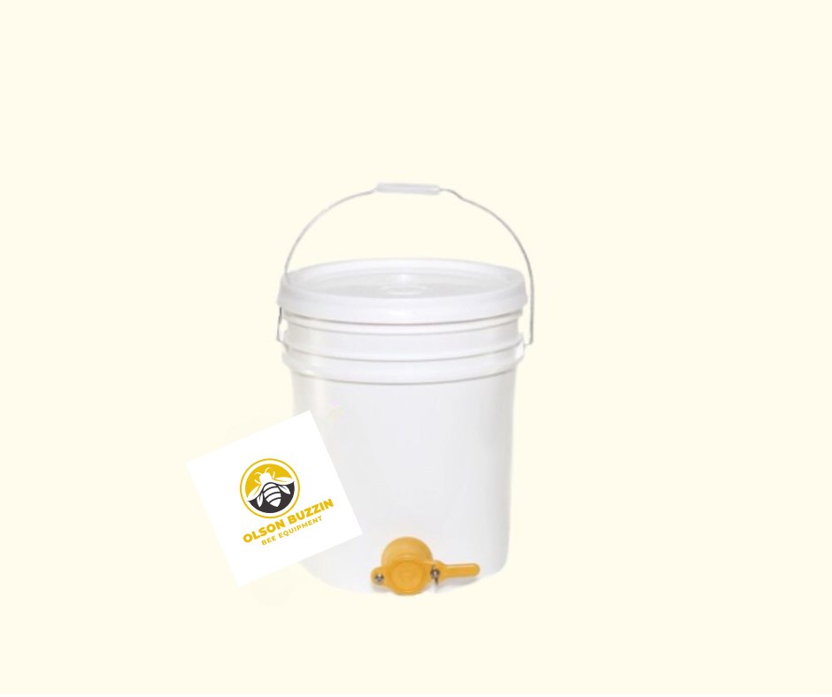 5 Gallon Pail with Deluxe Gate